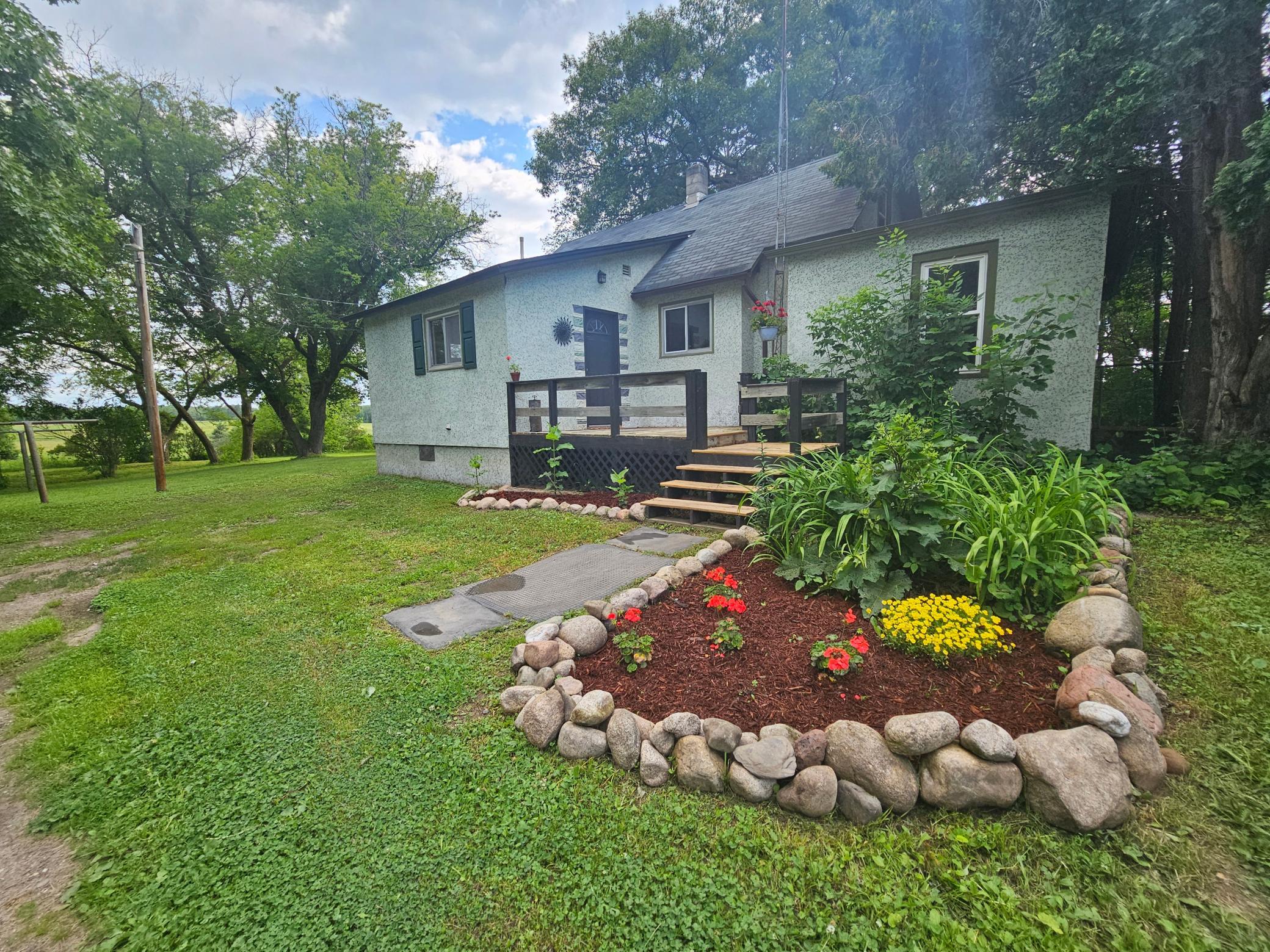 19080 County Road 12 Property Photo 1