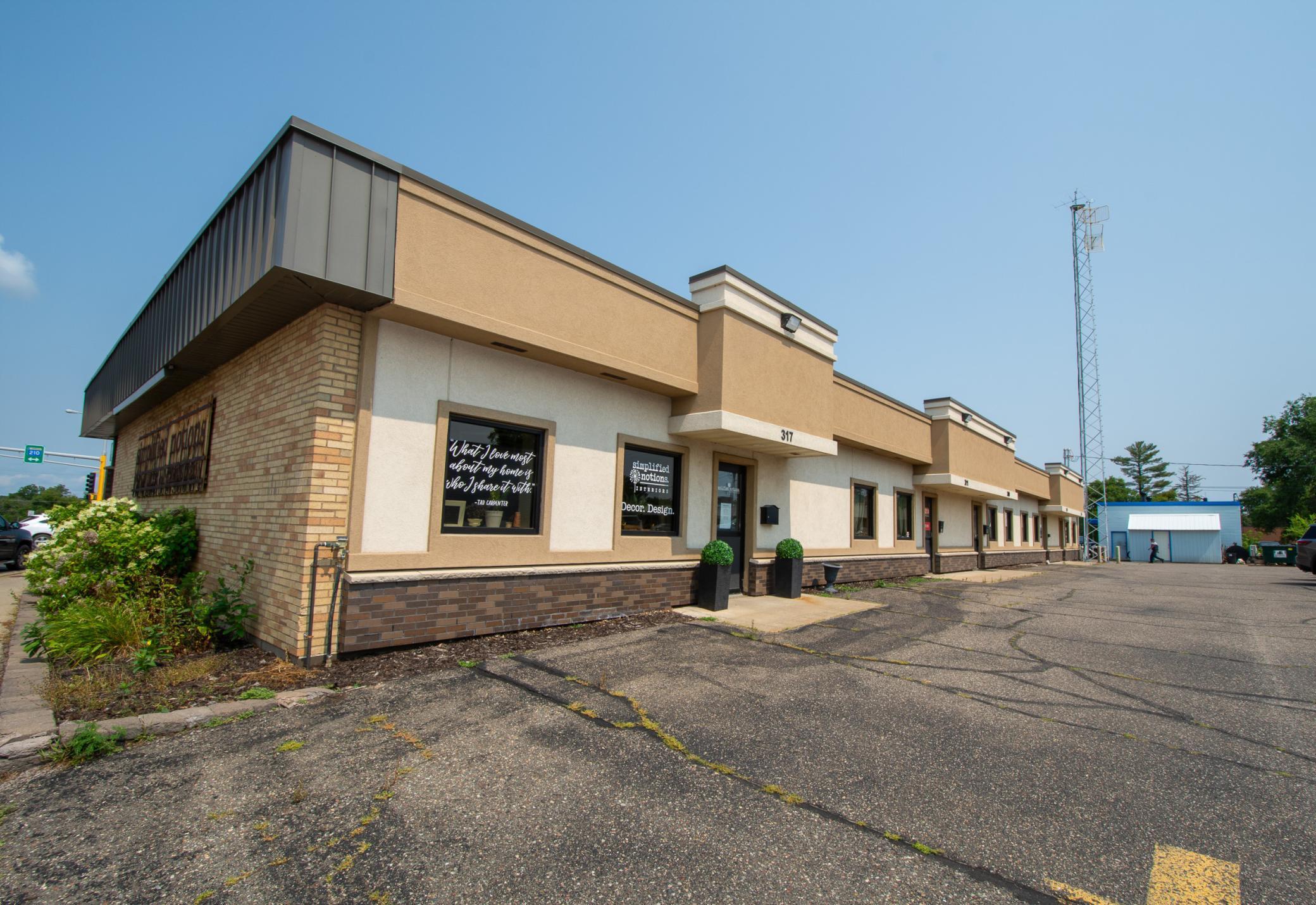 305 W Washington Street Property Photo 1