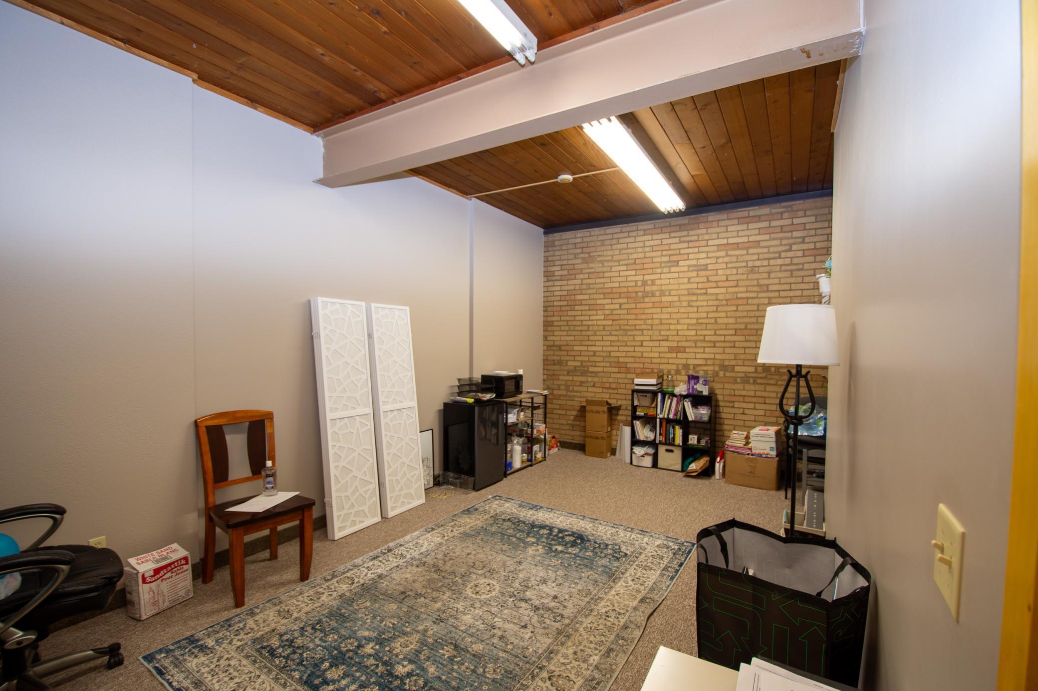 305 W Washington Street Property Photo 19