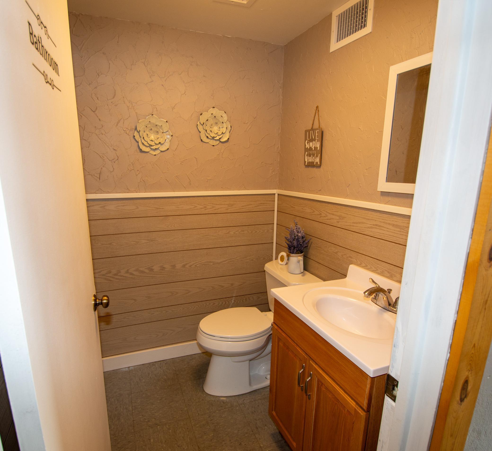 305 W Washington Street Property Photo 20