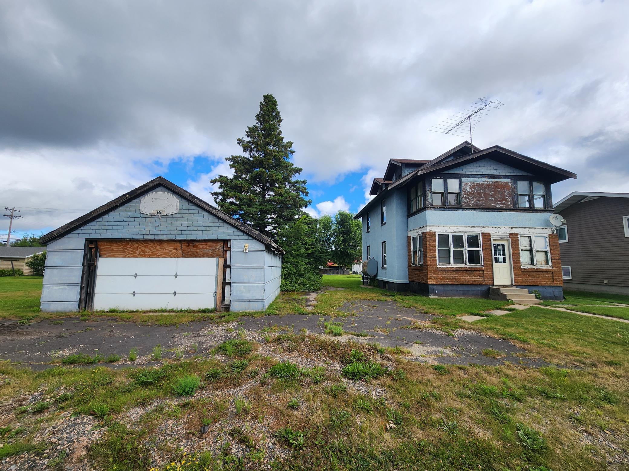 1609 2nd Street Property Photo