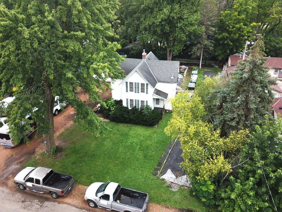 1635 Delano Avenue Property Photo 2