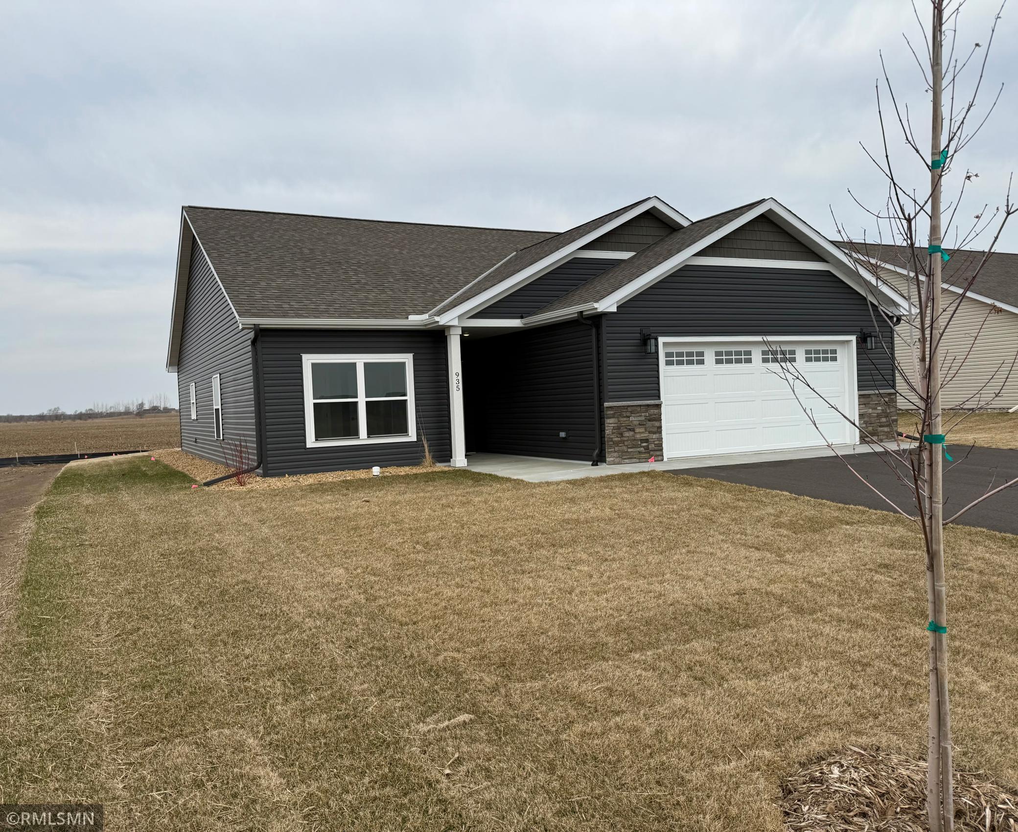 935 3rd Avenue Property Photo 1
