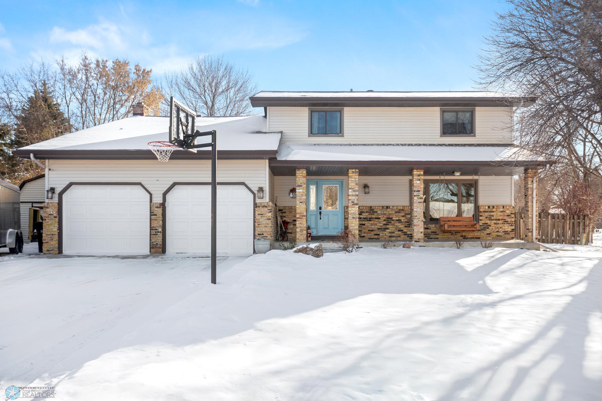 229 S Prairiewood Drive Property Photo 1