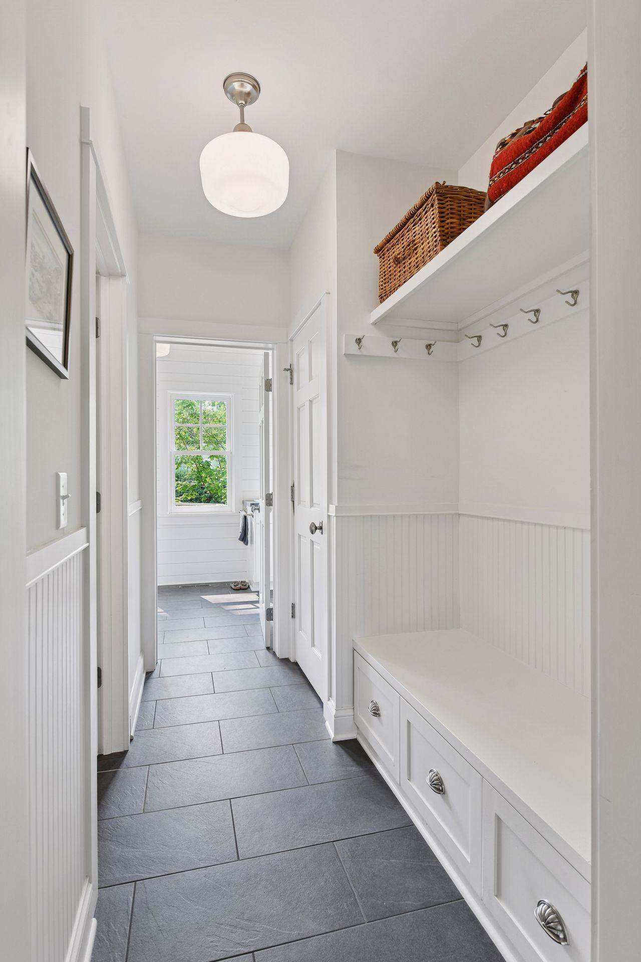 20390 Linwood Road Property Photo 12