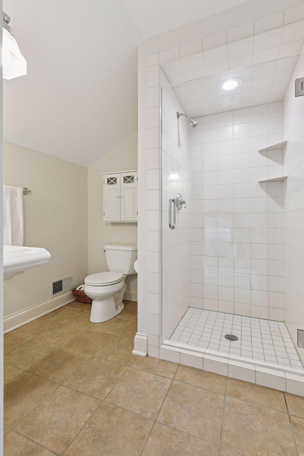 20390 Linwood Road Property Photo 22