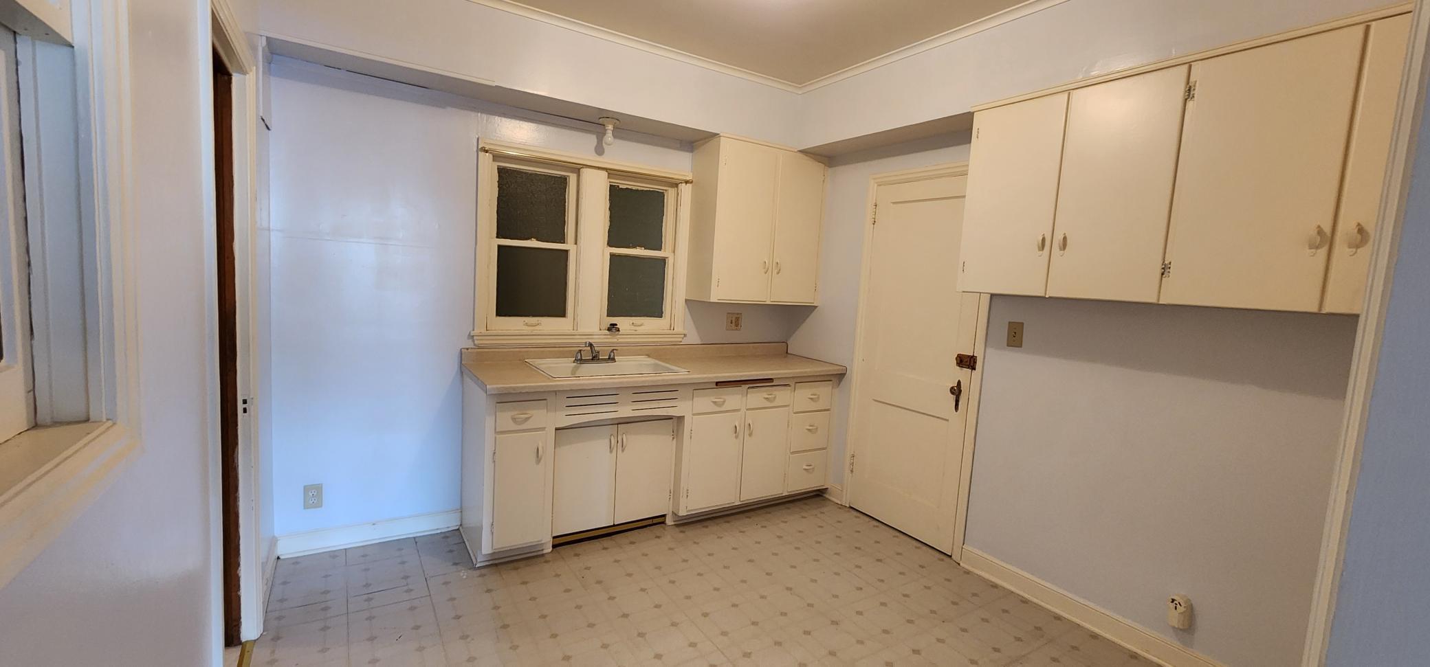 327 3rd Street Property Photo 22