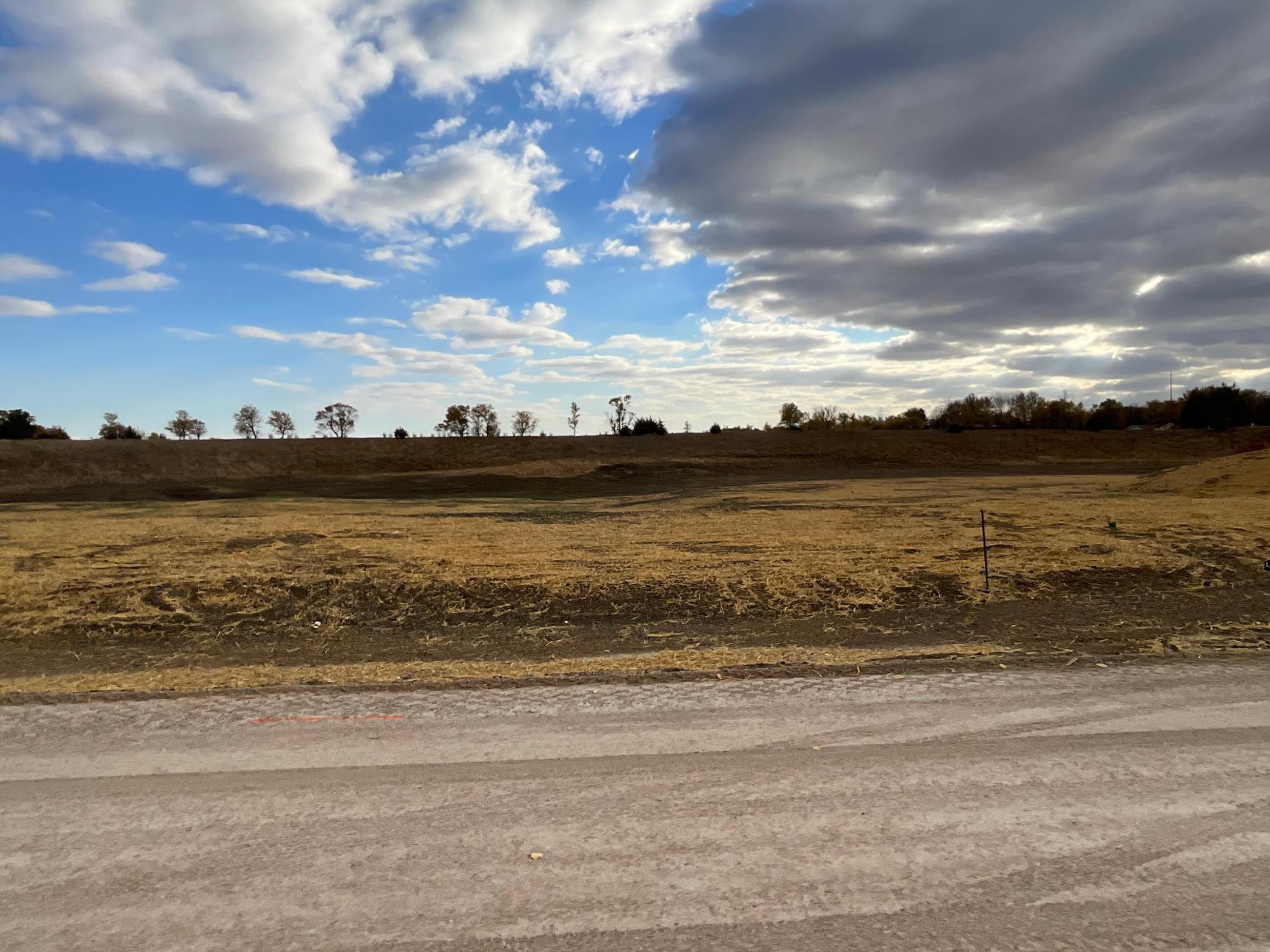 9 Cottonwood Lake Boulevard Property Photo 5