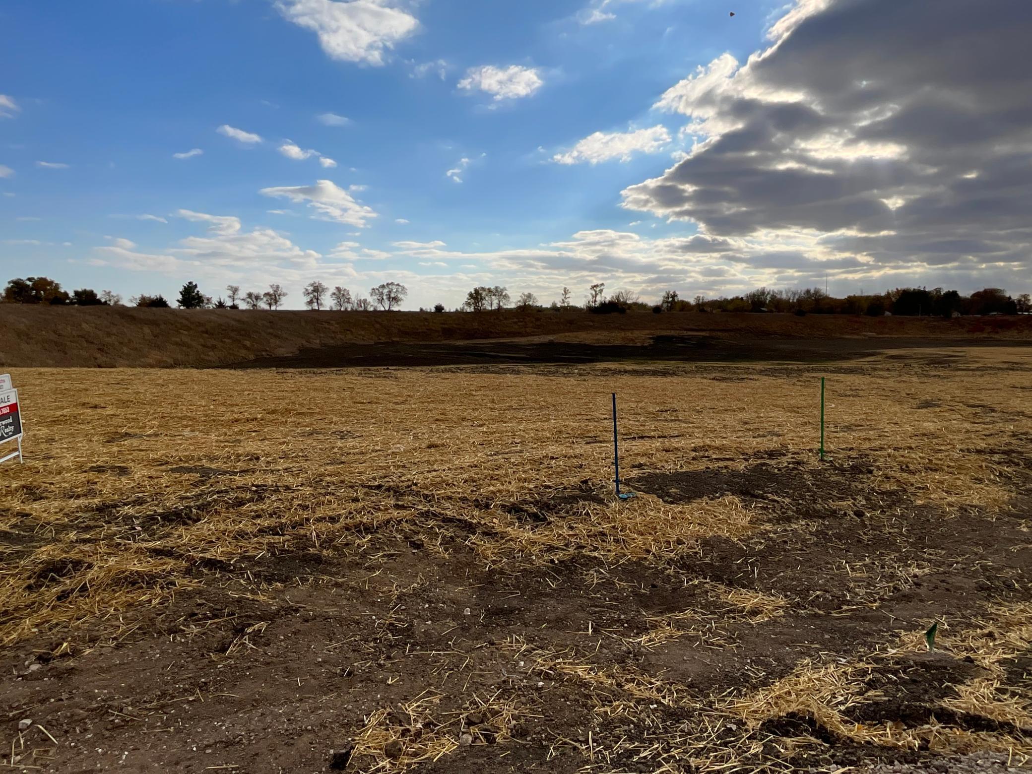 9 Cottonwood Lake Boulevard Property Photo 6