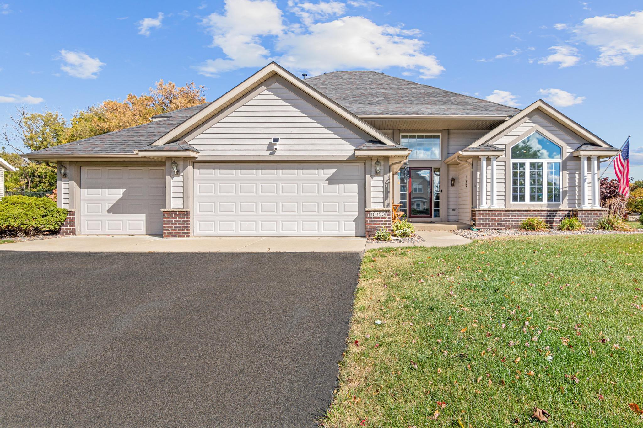 16450 Griffon Lane Property Photo
