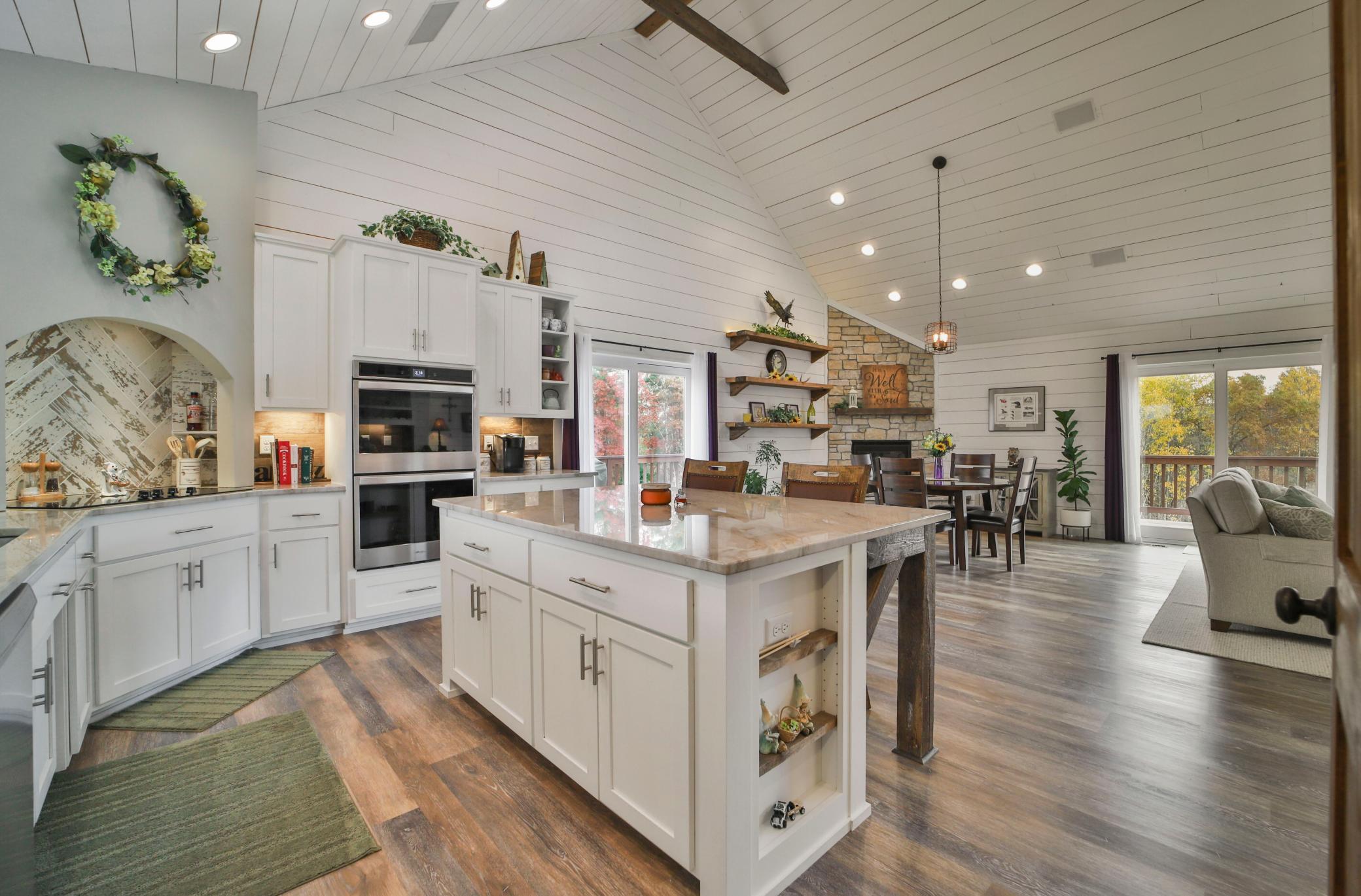 6998 Fieldstone Lane Property Photo 4