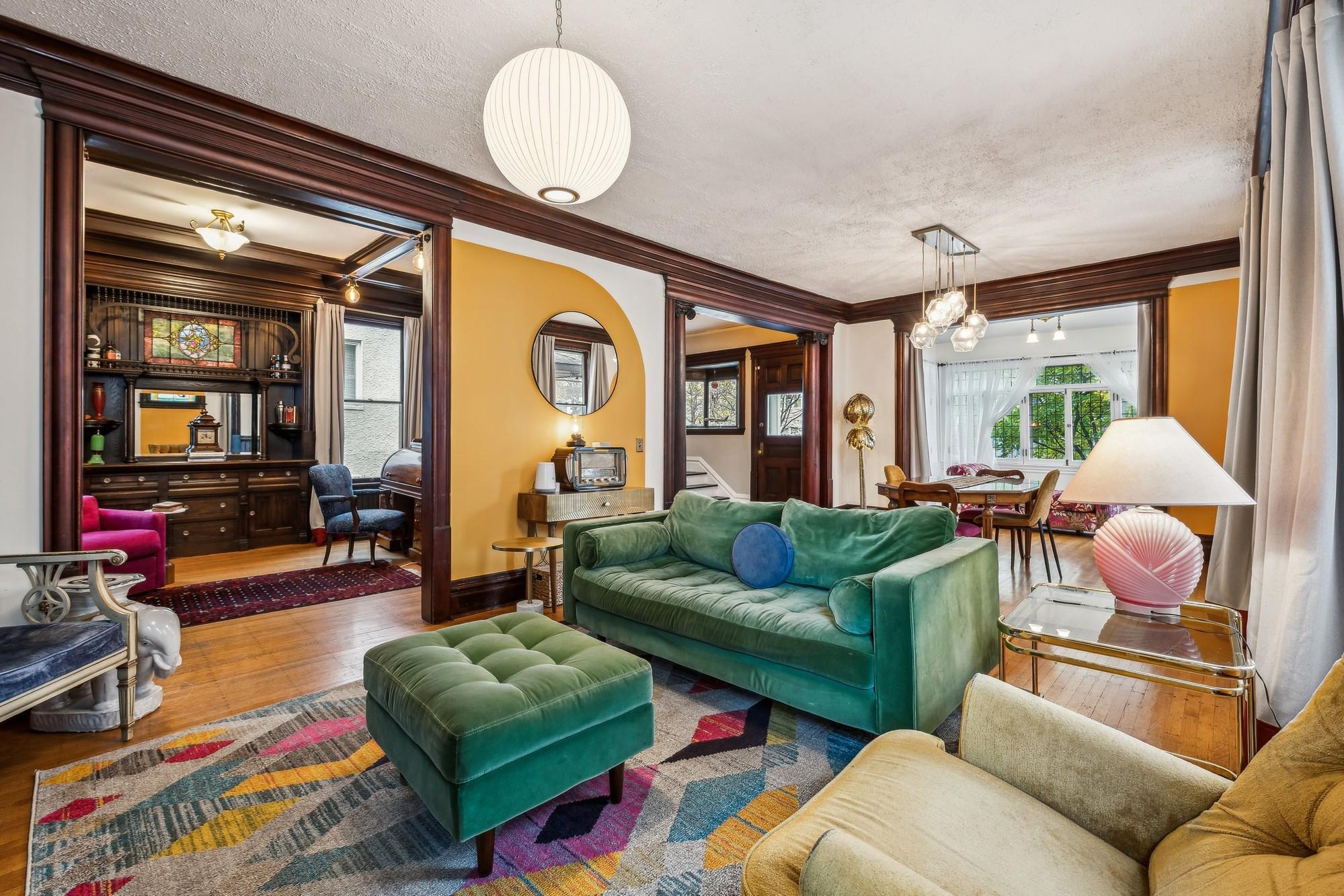 2742 Dupont Avenue Property Photo 1