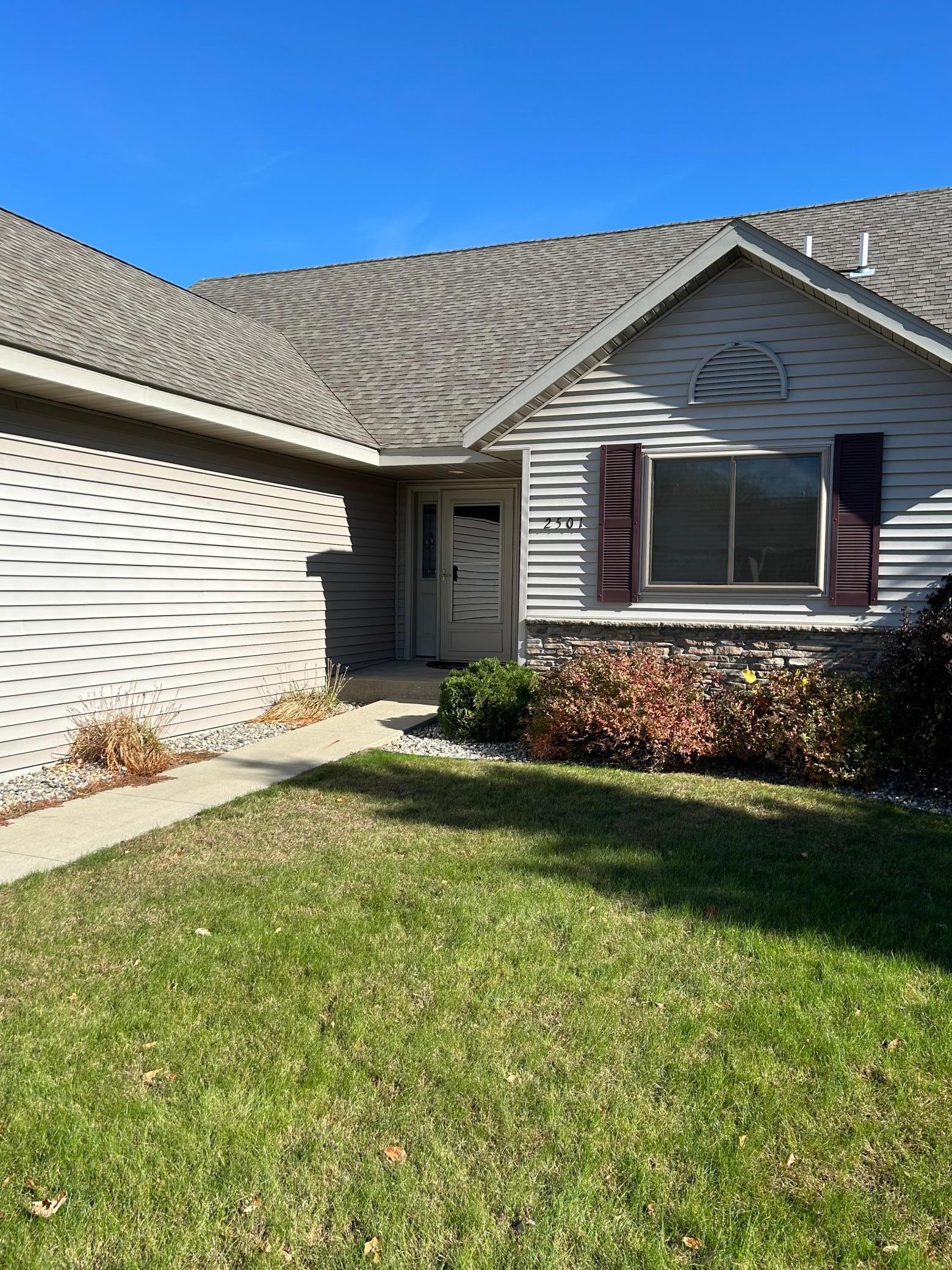 Picture of 2501 Le Homme Dieu View
