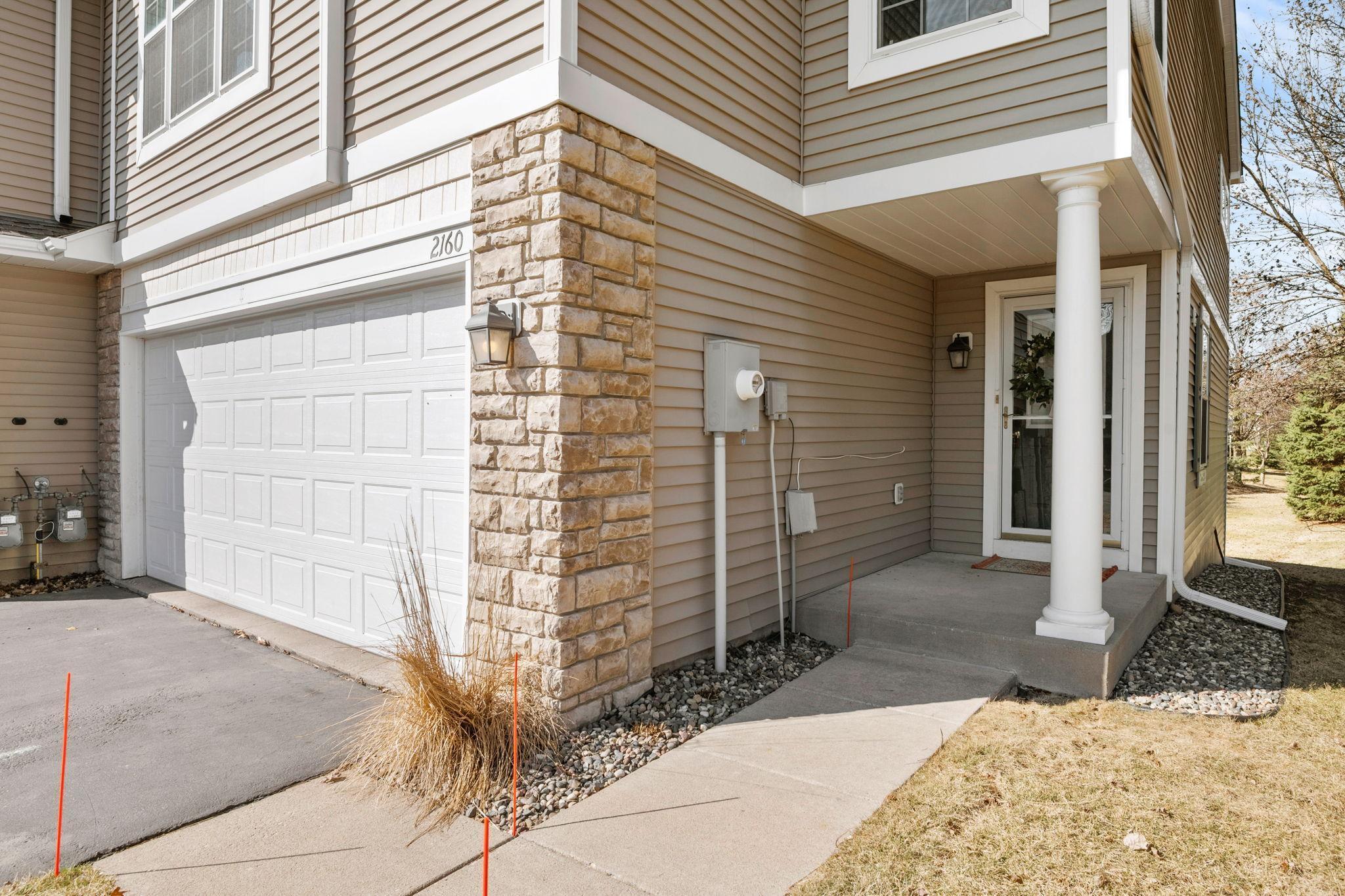 2160 Woodcrest Drive Property Photo 3