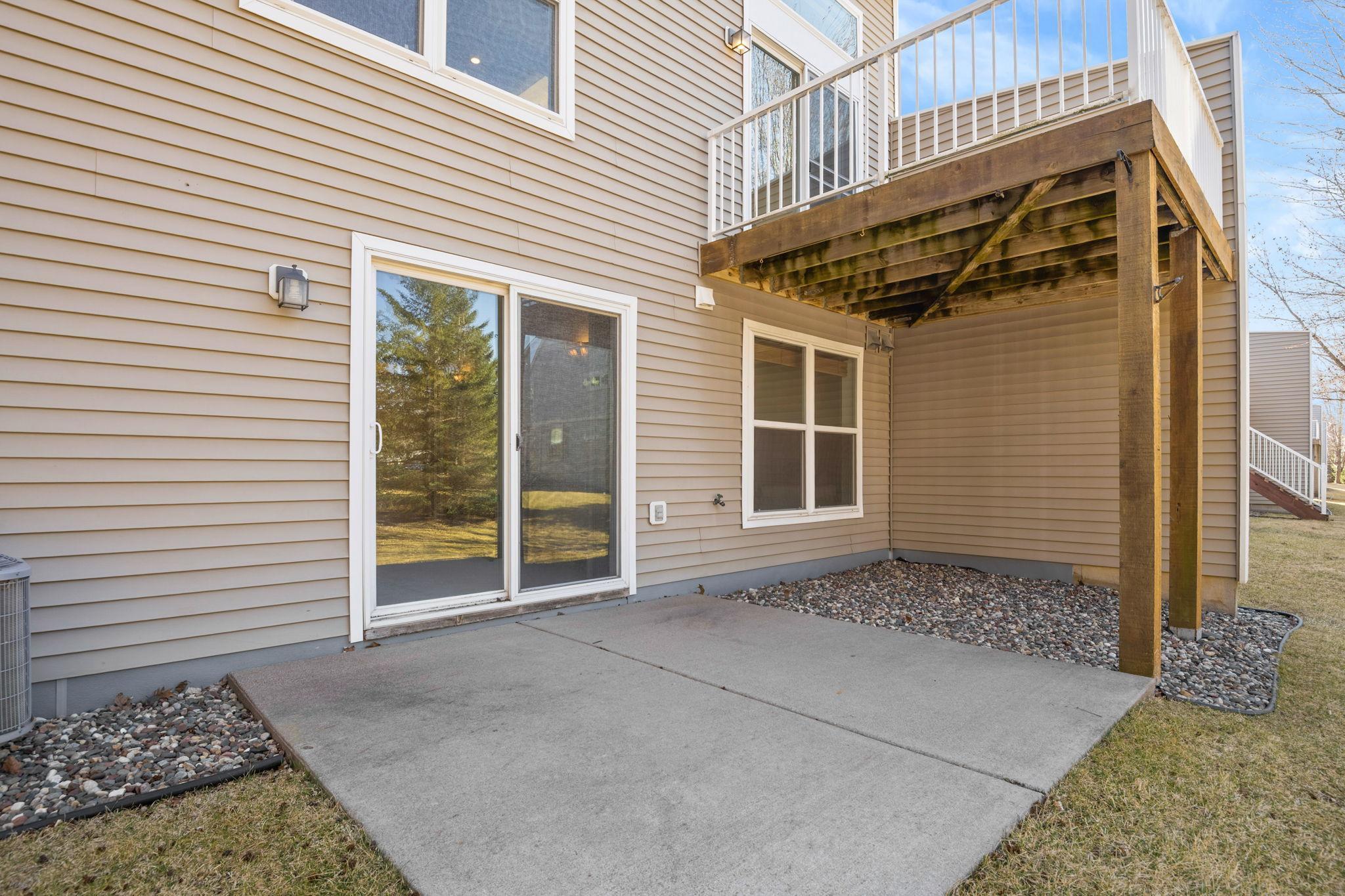 2160 Woodcrest Drive Property Photo 7