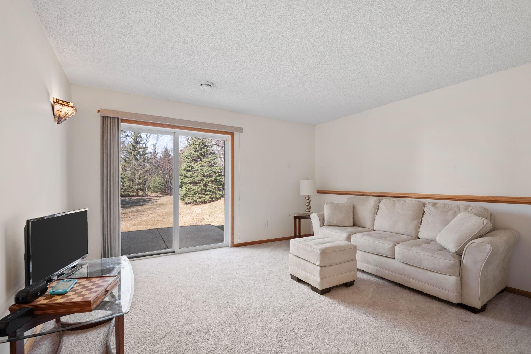 2160 Woodcrest Drive Property Photo 32