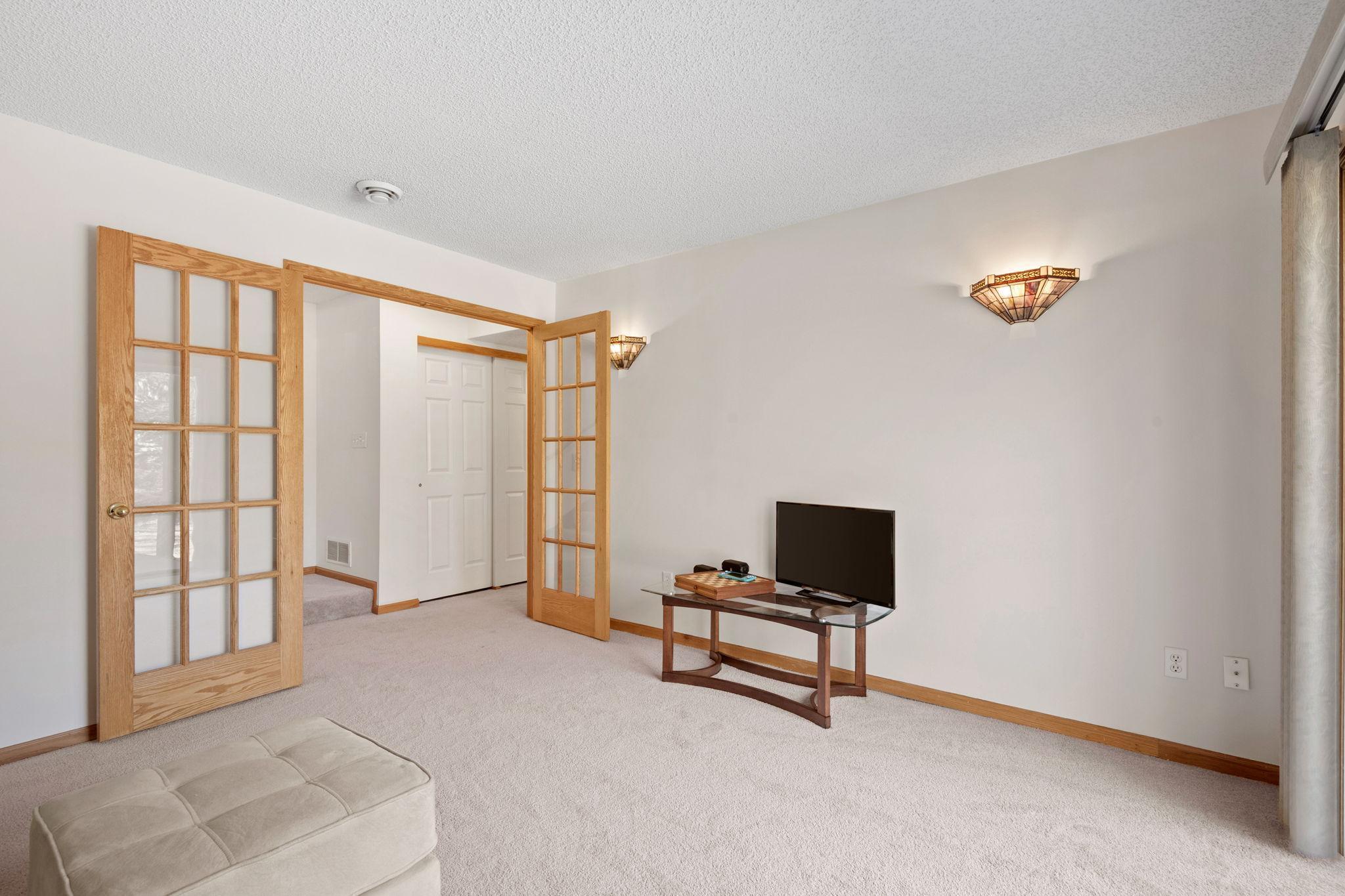 2160 Woodcrest Drive Property Photo 34