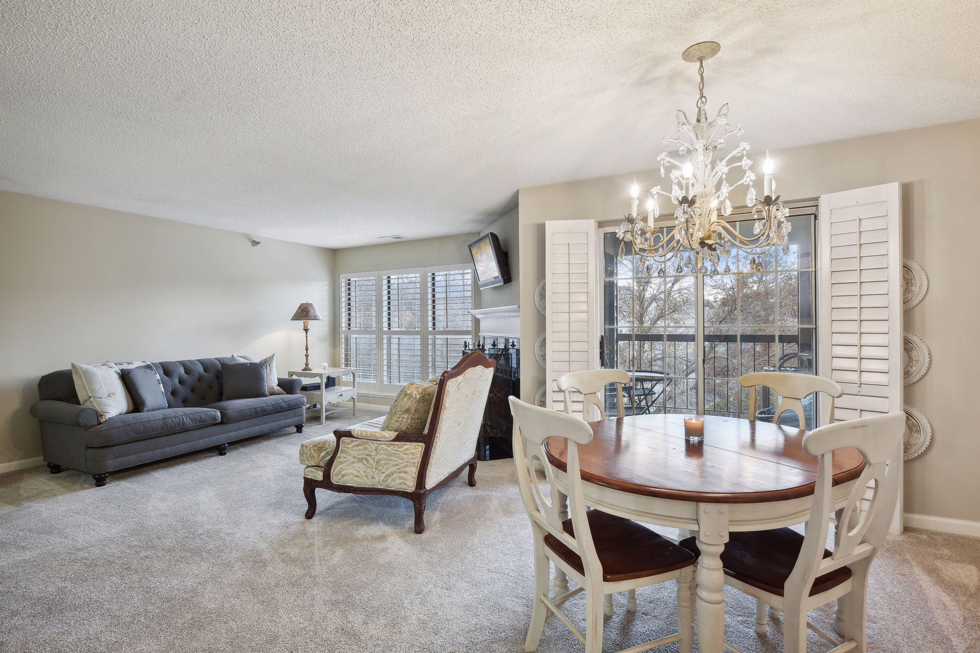 6155 Chasewood Parkway 201 Property Photo 1