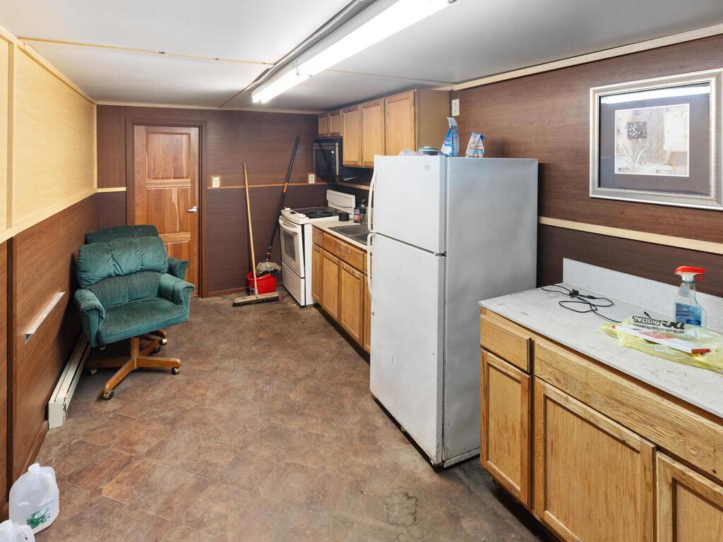 65756 Us Highway 169 Property Photo 16