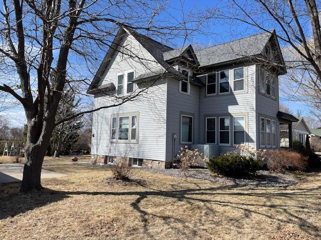 207 S Lake Street Property Photo 1