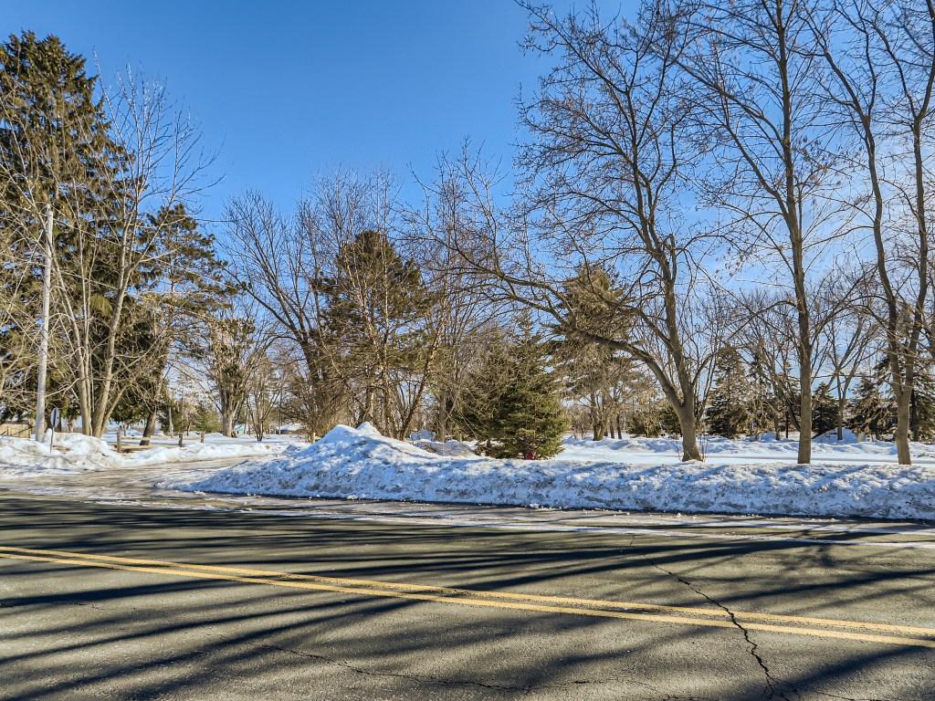12207 Lake Lane N Property Photo 11