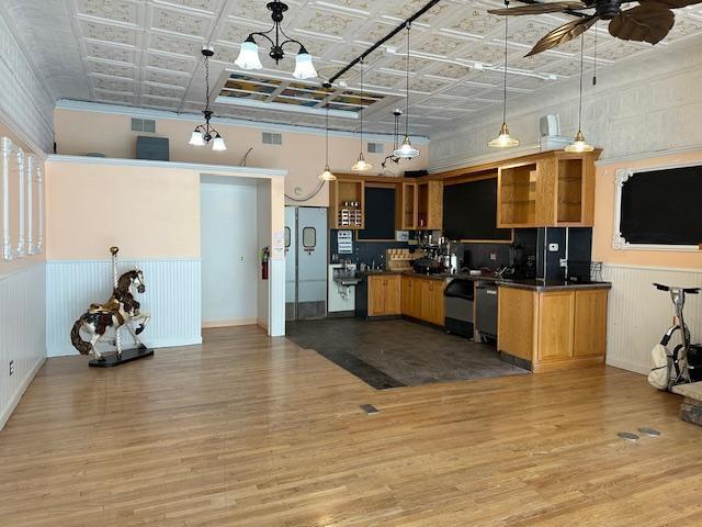 221 2nd Street Property Photo 8
