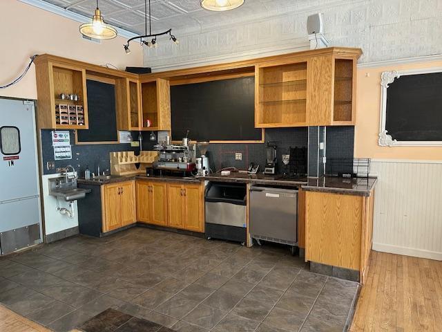 221 2nd Street Property Photo 10