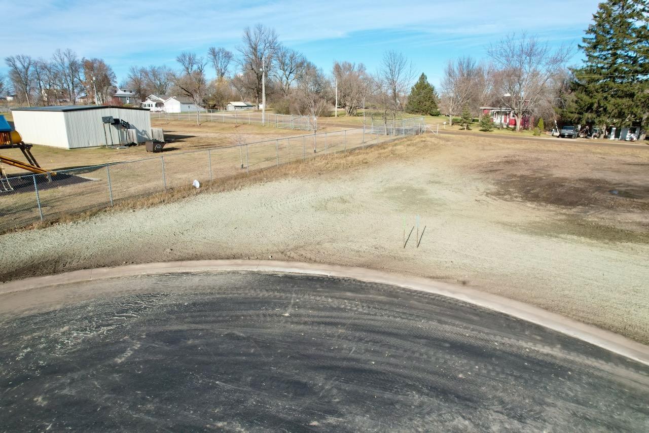 Lot1 Block2 4th Avenue Property Photo 13