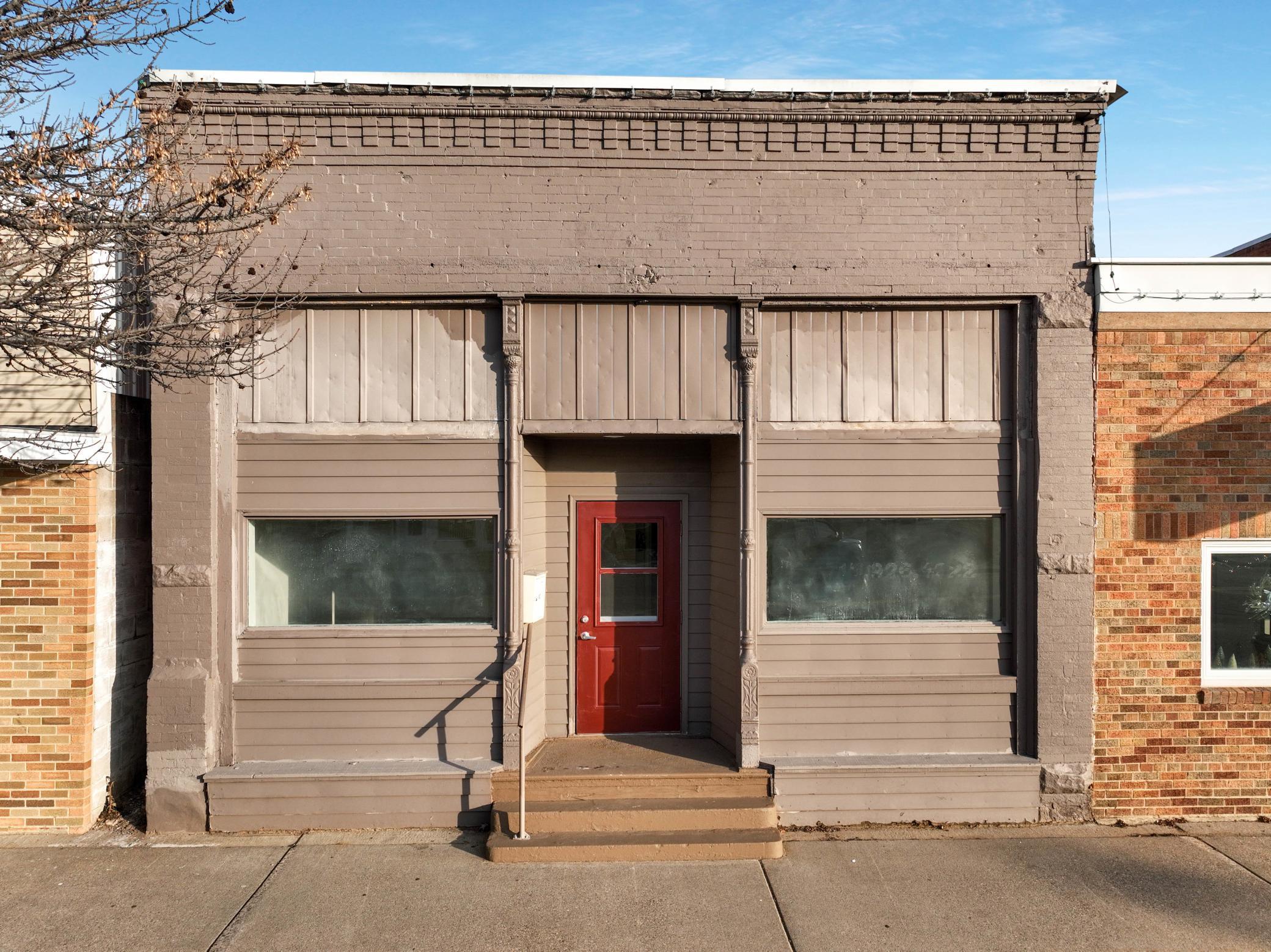 140 S Eau Claire Street Property Photo 3
