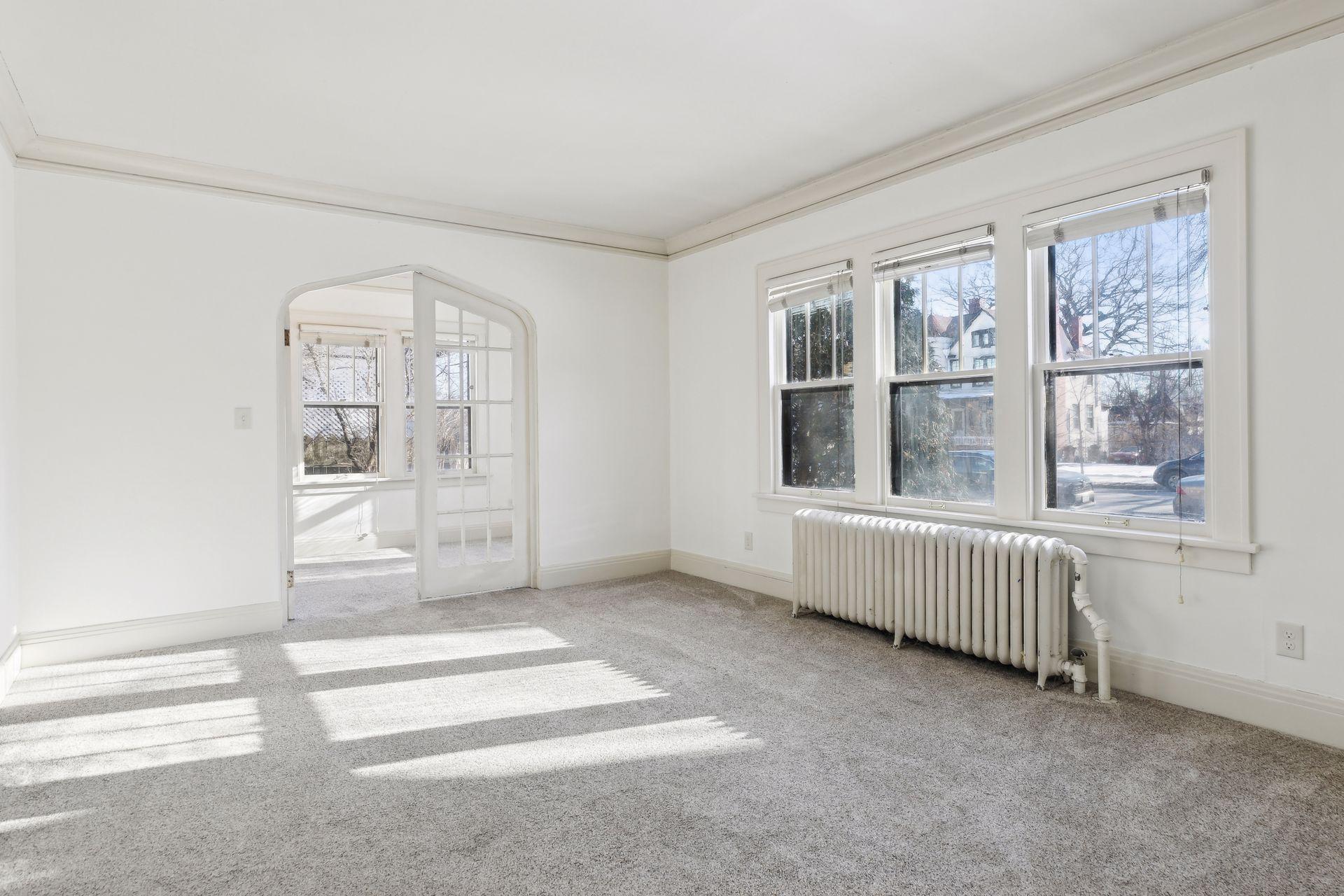 969 Saint Clair Avenue Property Photo 3