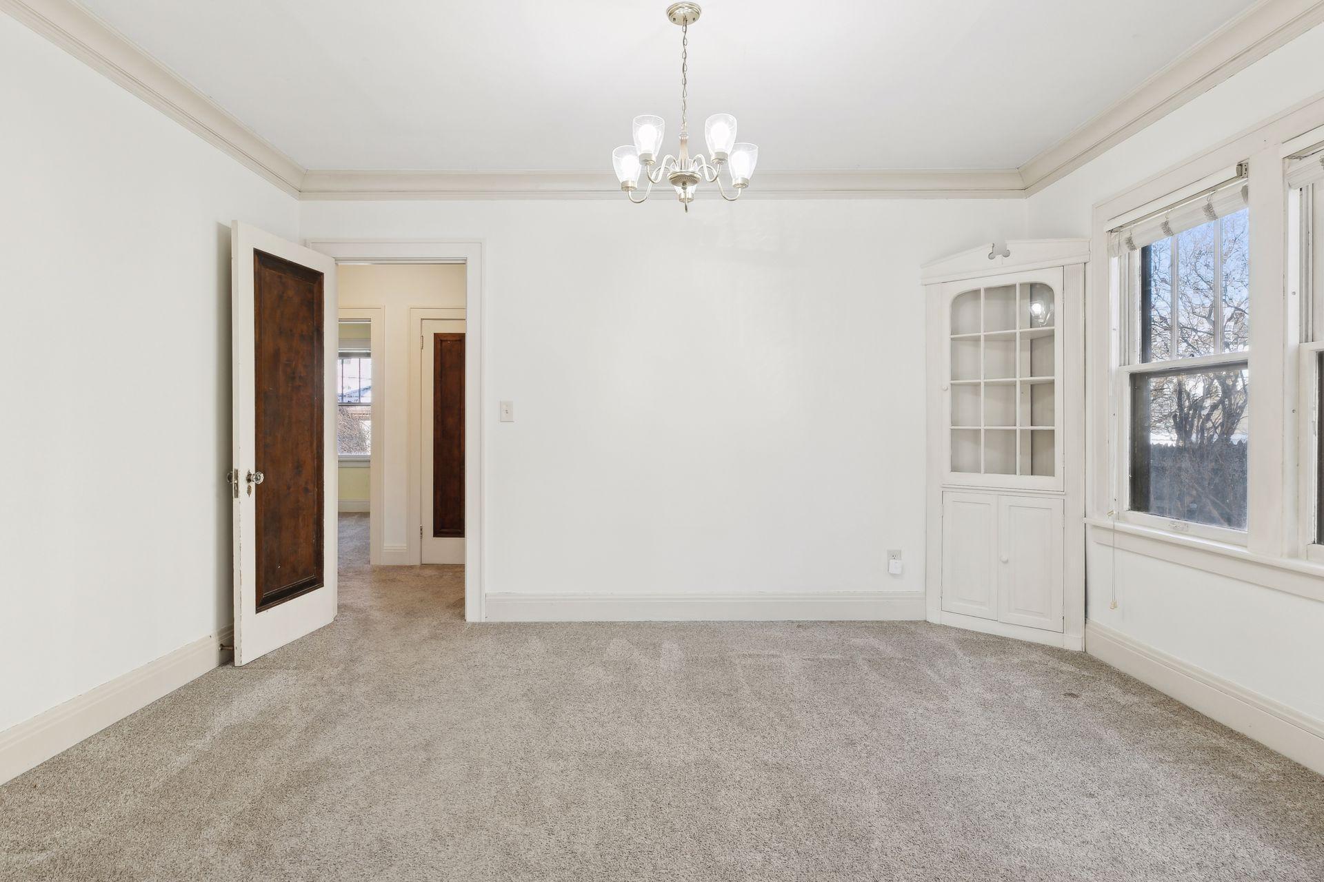 969 Saint Clair Avenue Property Photo 8