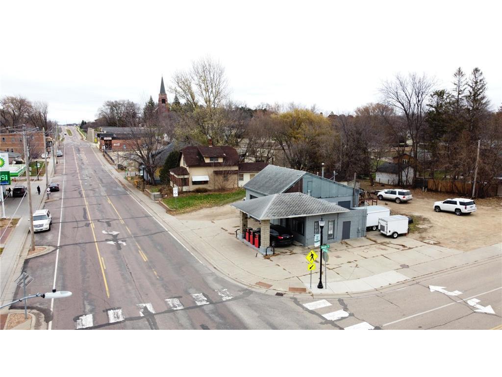 320 Main Street Property Photo 3