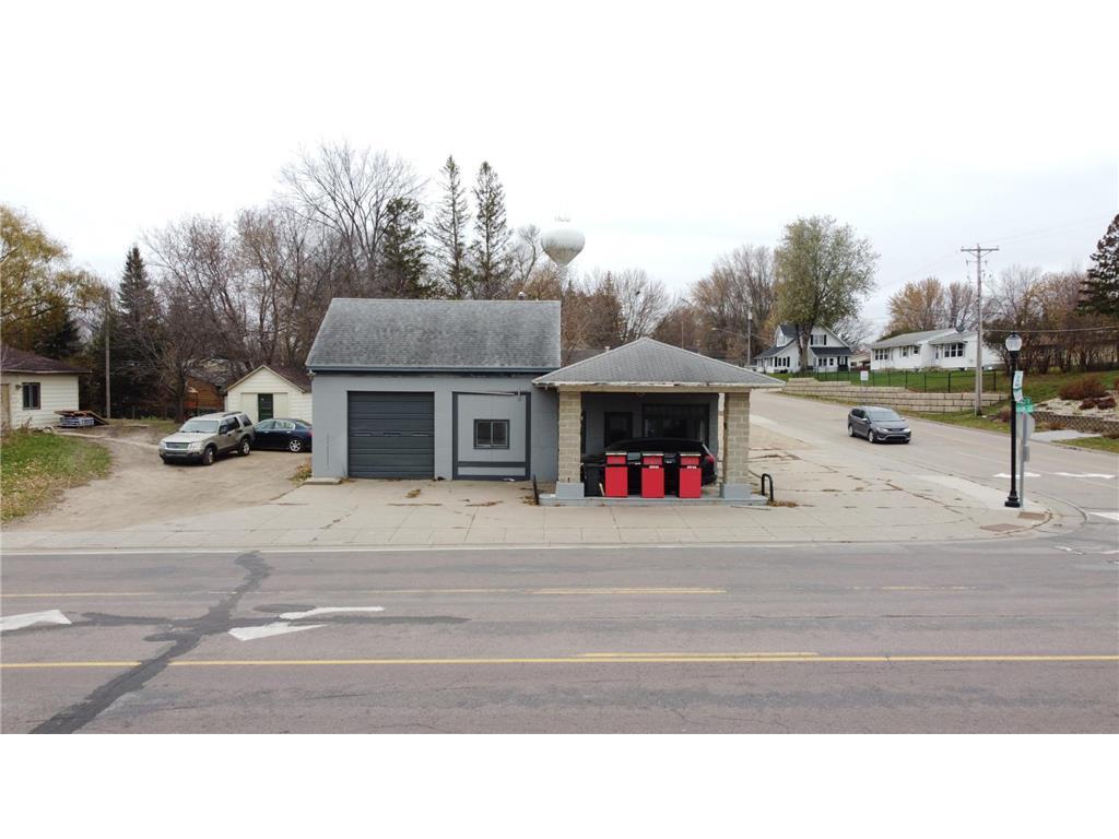 320 Main Street Property Photo 4