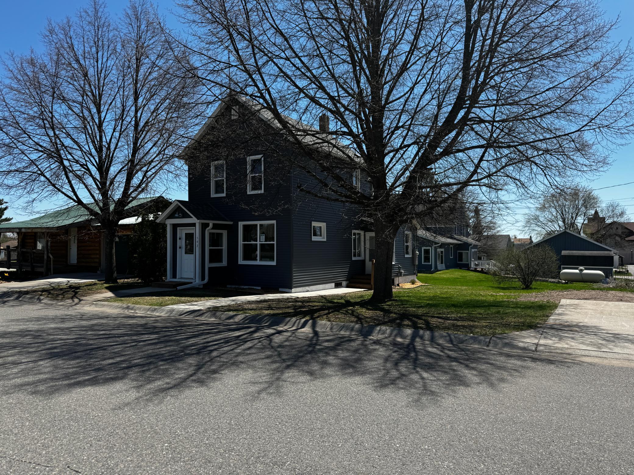 302 2nd Street Property Photo 1