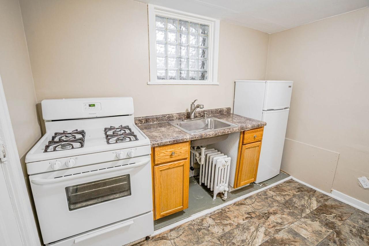 232 Aurora Avenue Property Photo 3