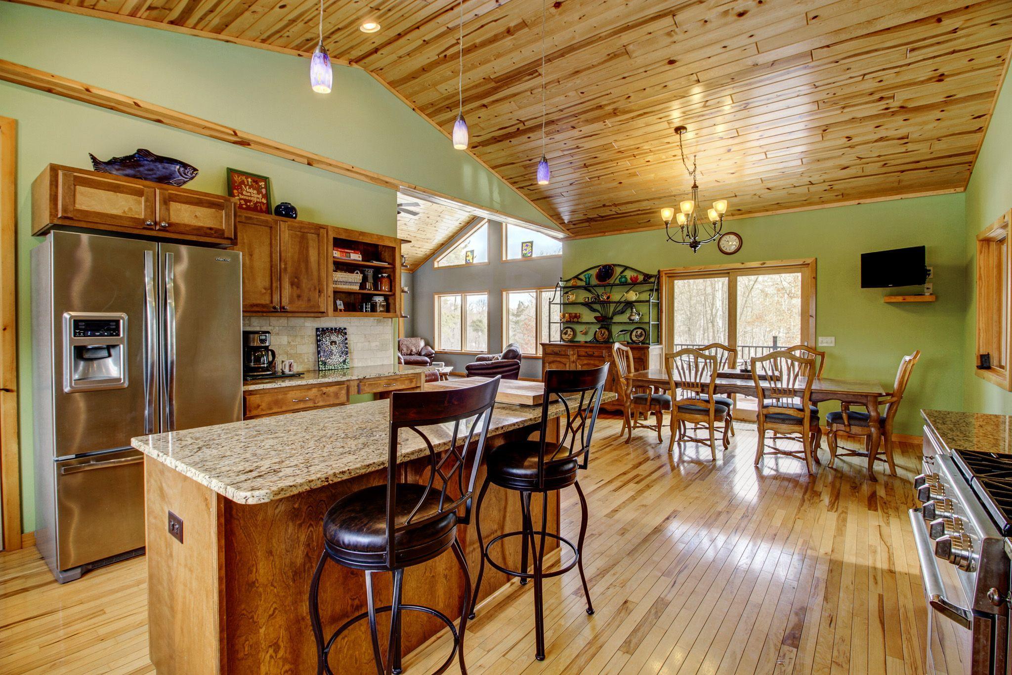 26109 Hidden Road Property Photo 6
