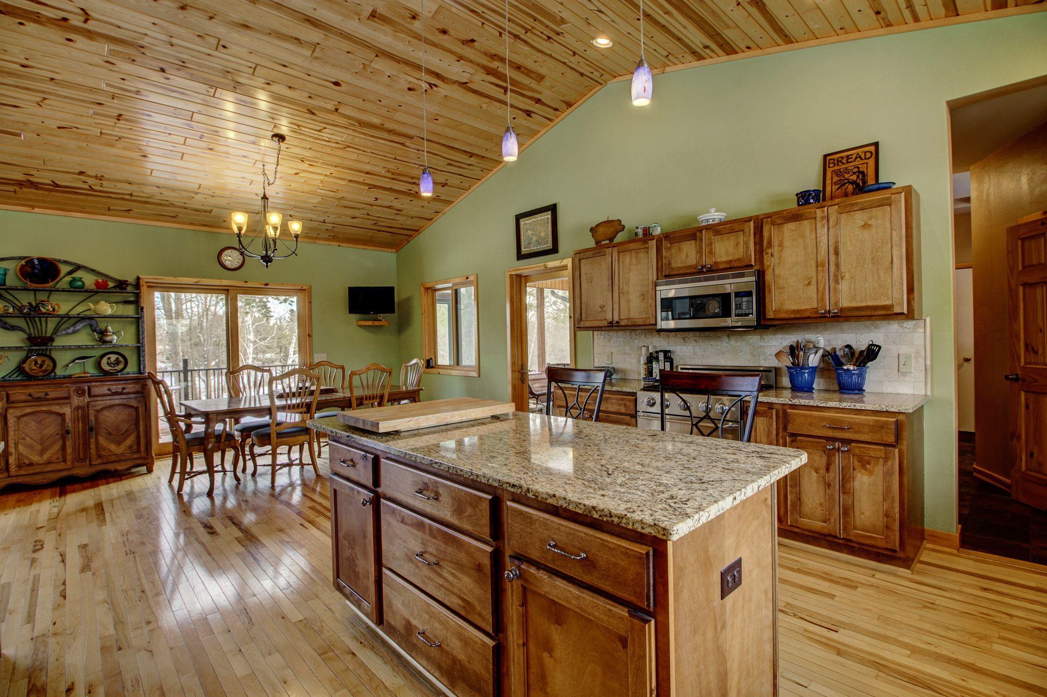 26109 Hidden Road Property Photo 9