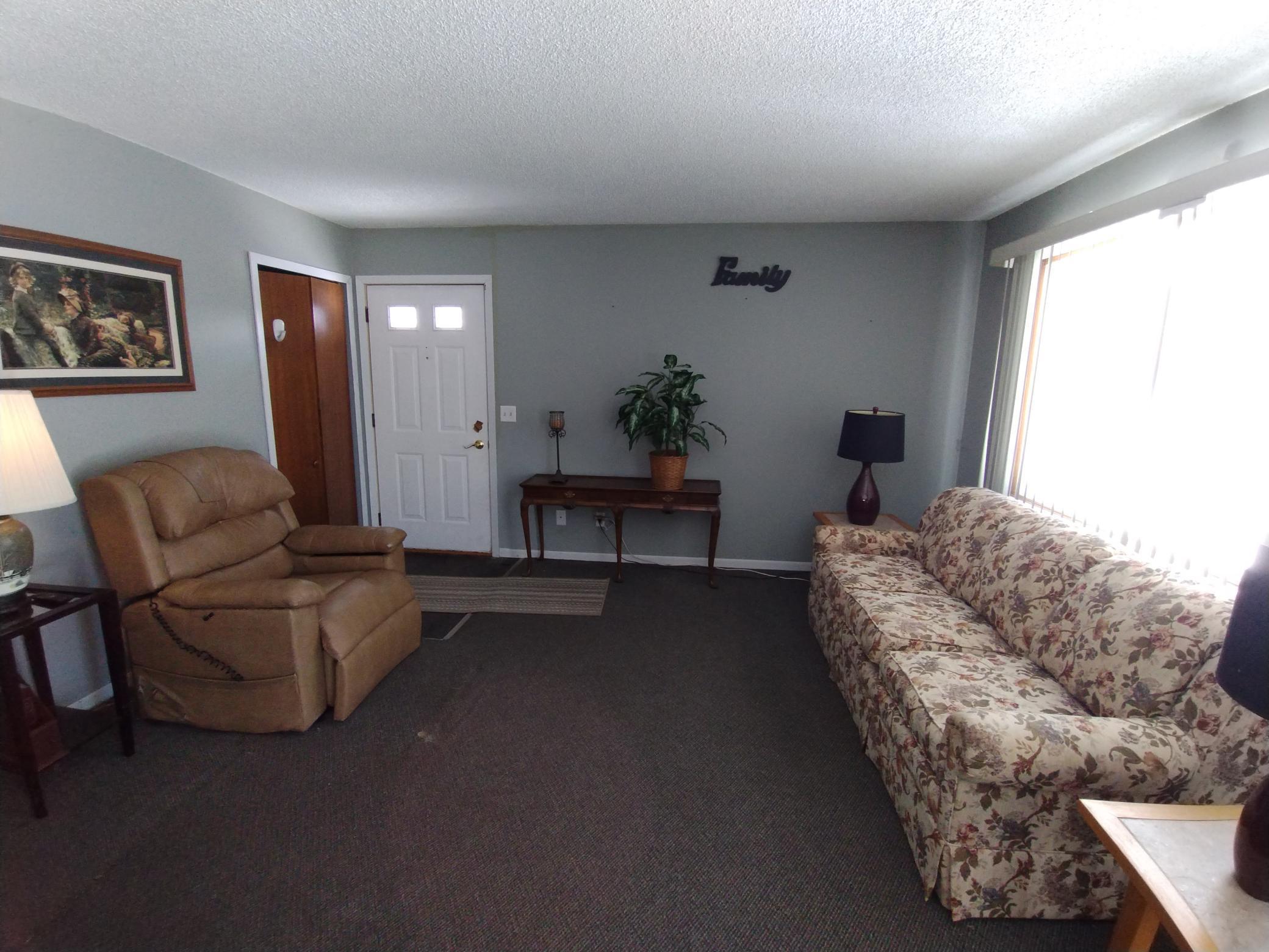 5329 72nd Circle Property Photo 2