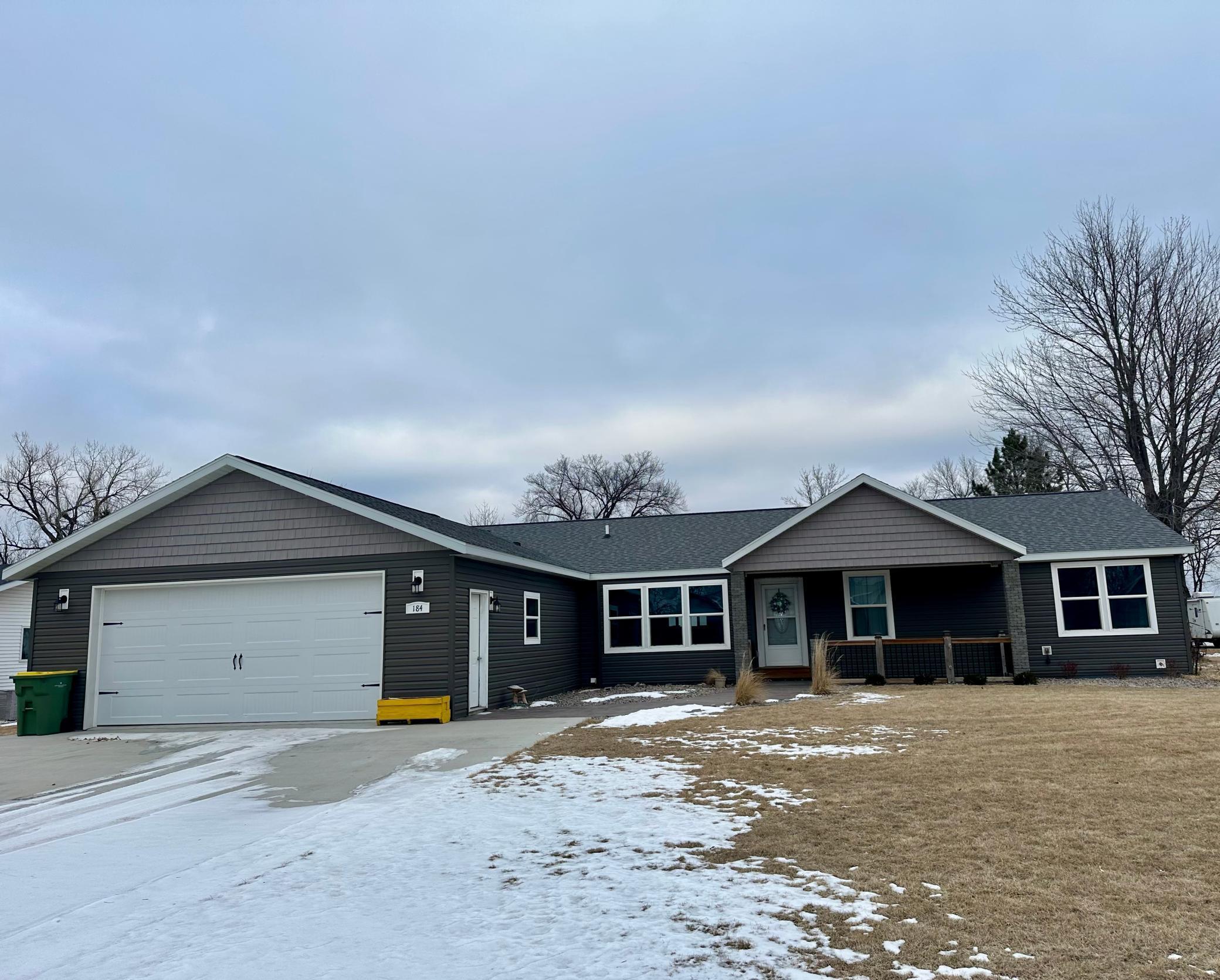 184 Shoreview Drive Property Photo 1