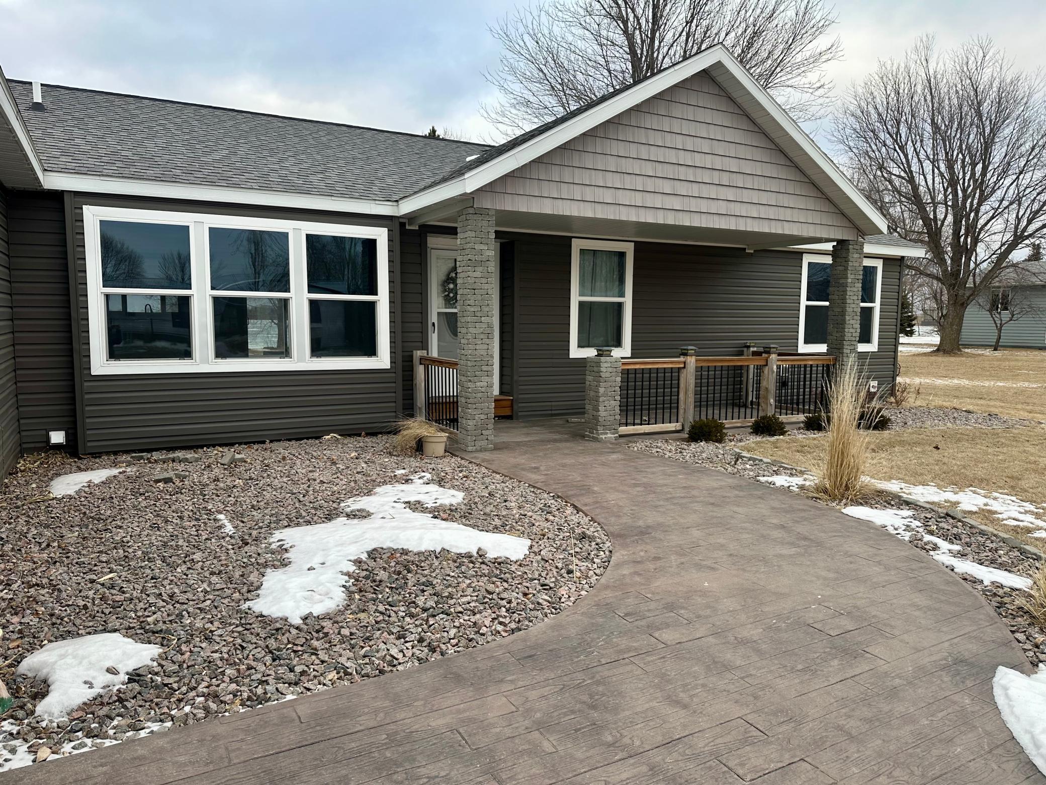 184 Shoreview Drive Property Photo 2