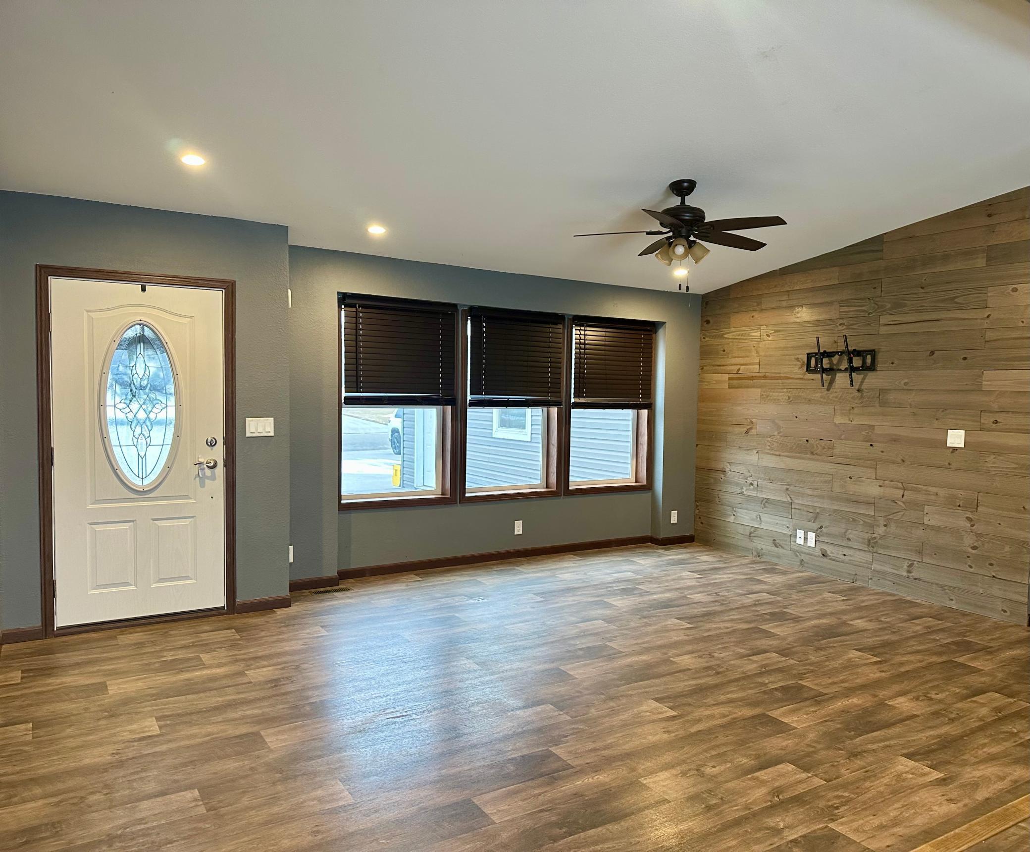 184 Shoreview Drive Property Photo 4