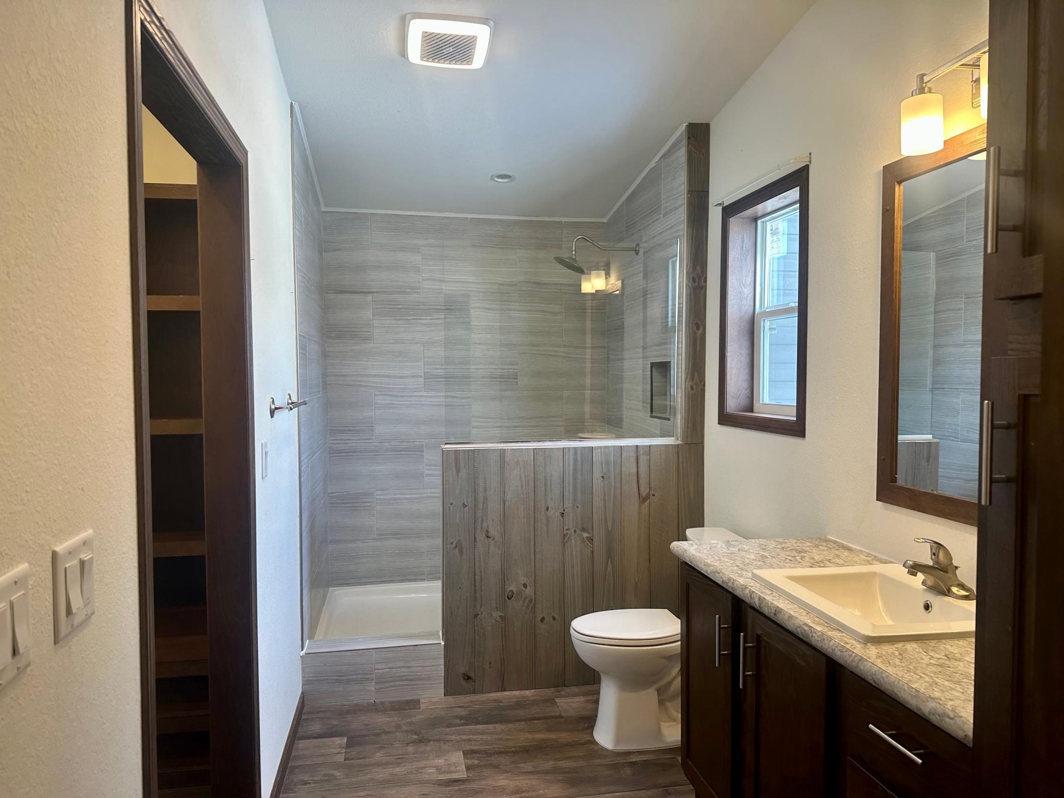 184 Shoreview Drive Property Photo 12