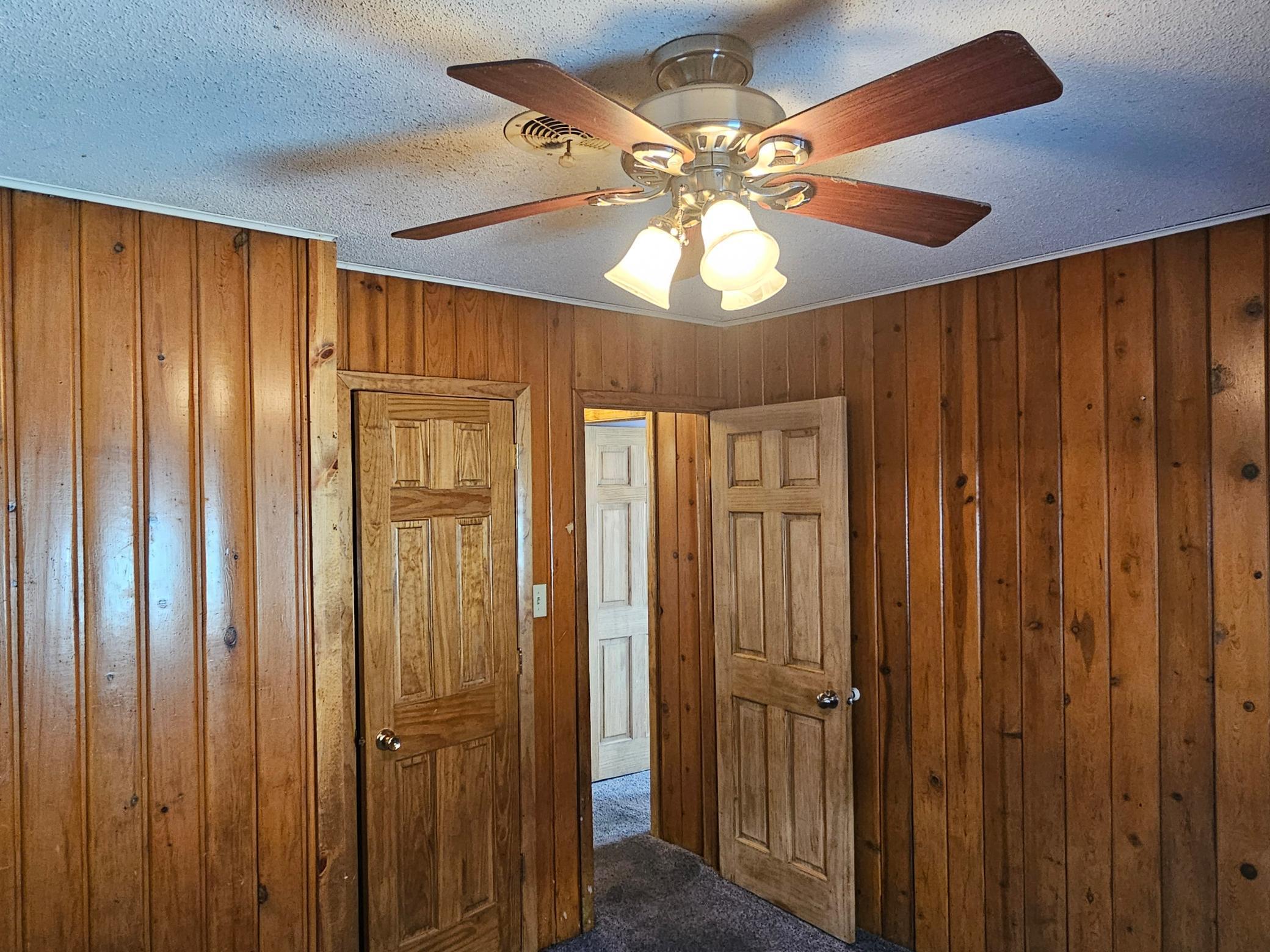 515 Winona Street Property Photo 13