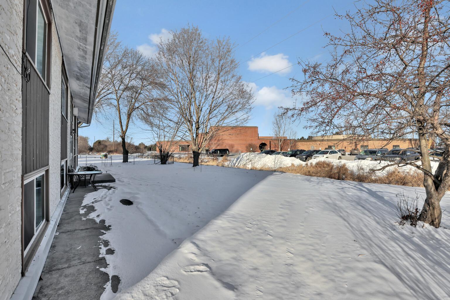 150 S Irving Avenue Property Photo 10