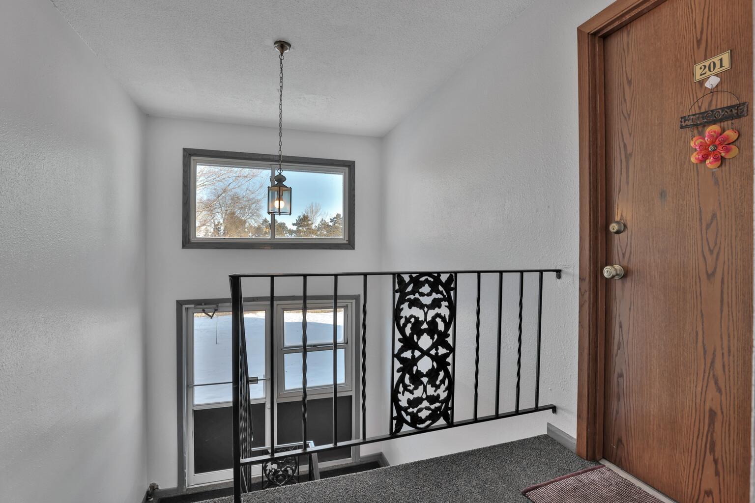 150 S Irving Avenue Property Photo 14