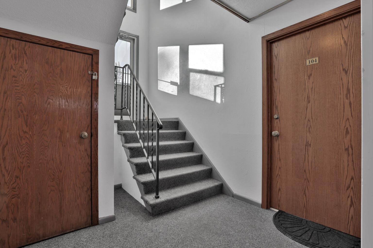 150 S Irving Avenue Property Photo 18