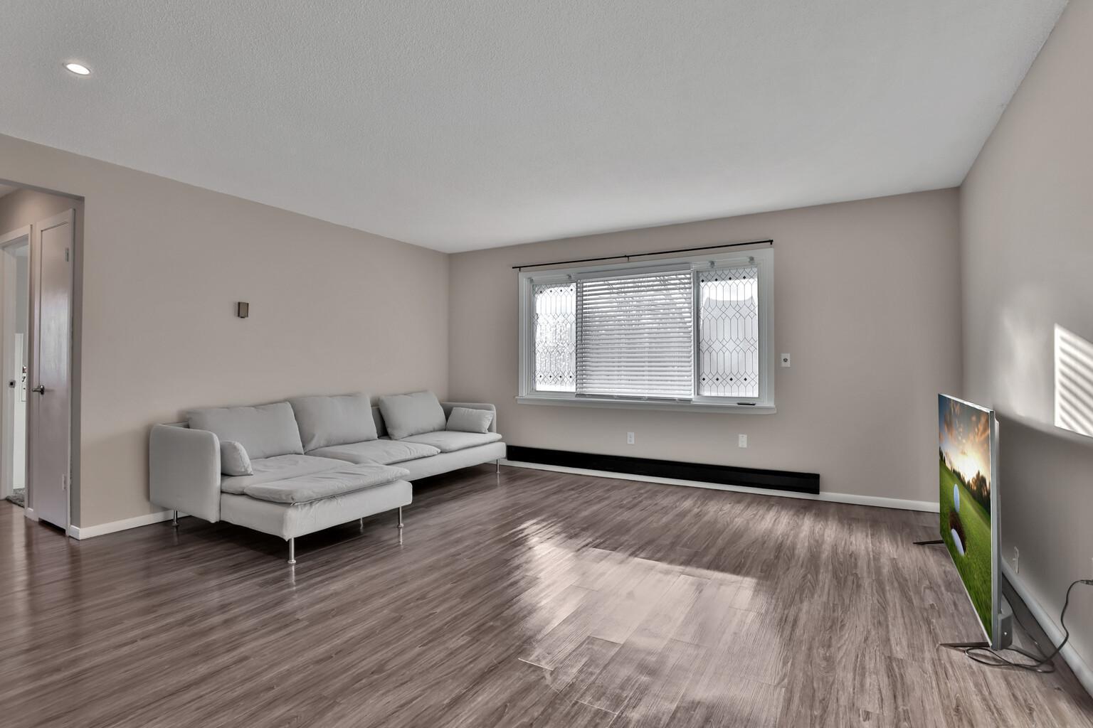150 S Irving Avenue Property Photo 24
