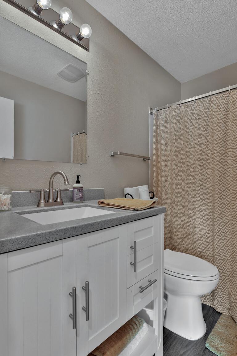 150 S Irving Avenue Property Photo 34