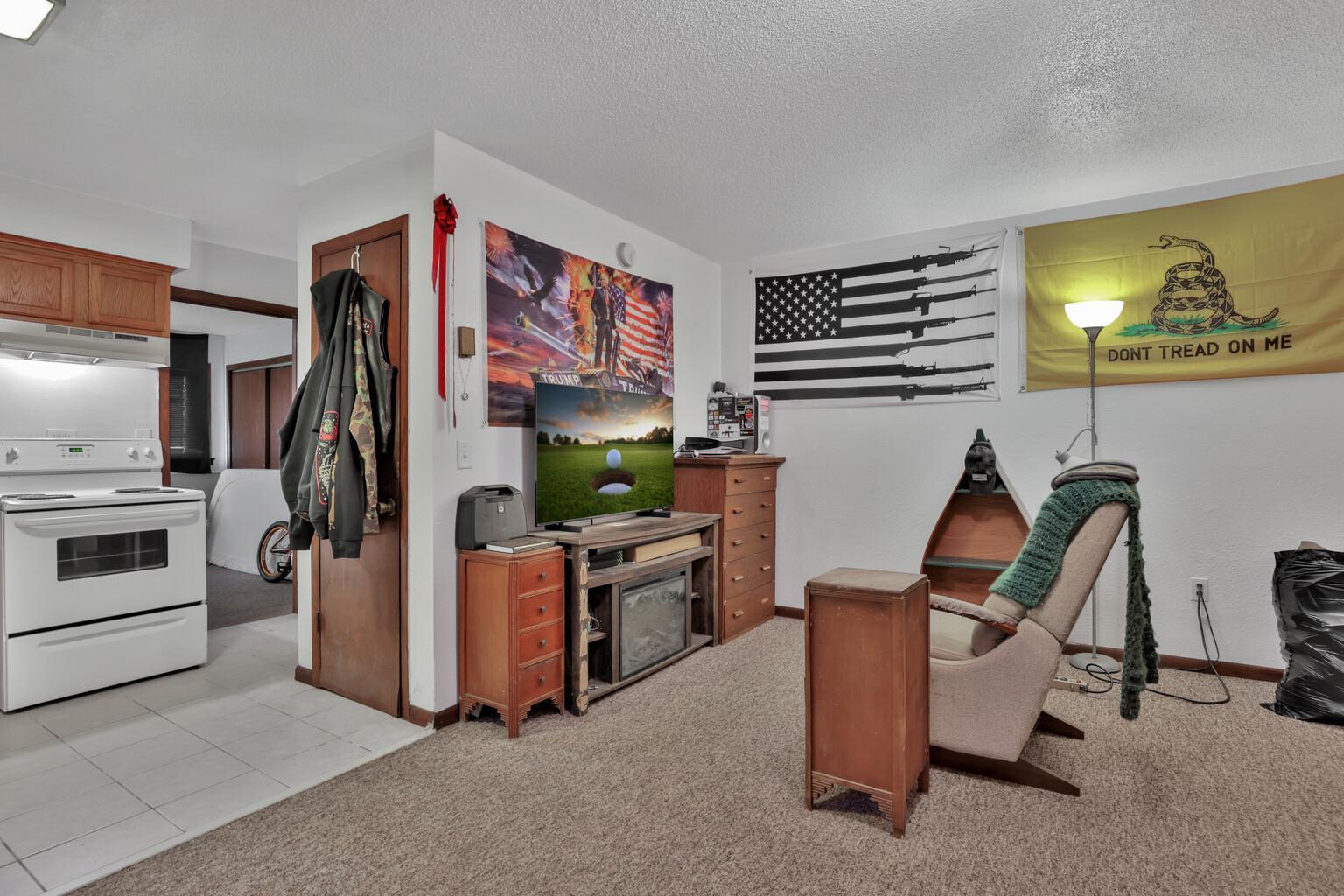 150 S Irving Avenue Property Photo 43