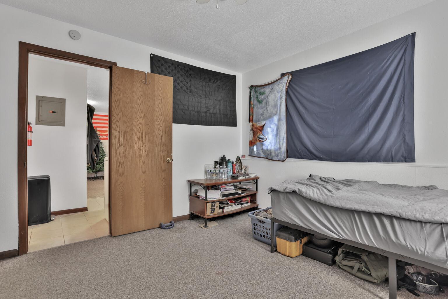 150 S Irving Avenue Property Photo 49